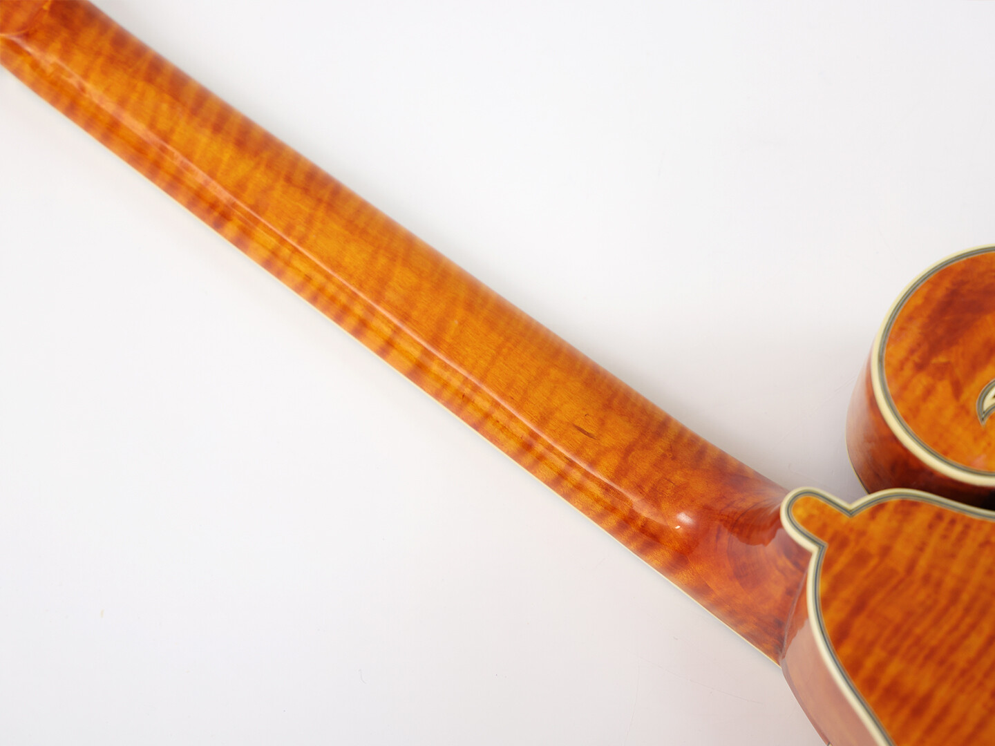 Afanti AA Solid Spruce Top Flamed Maple Back F Mandocelle