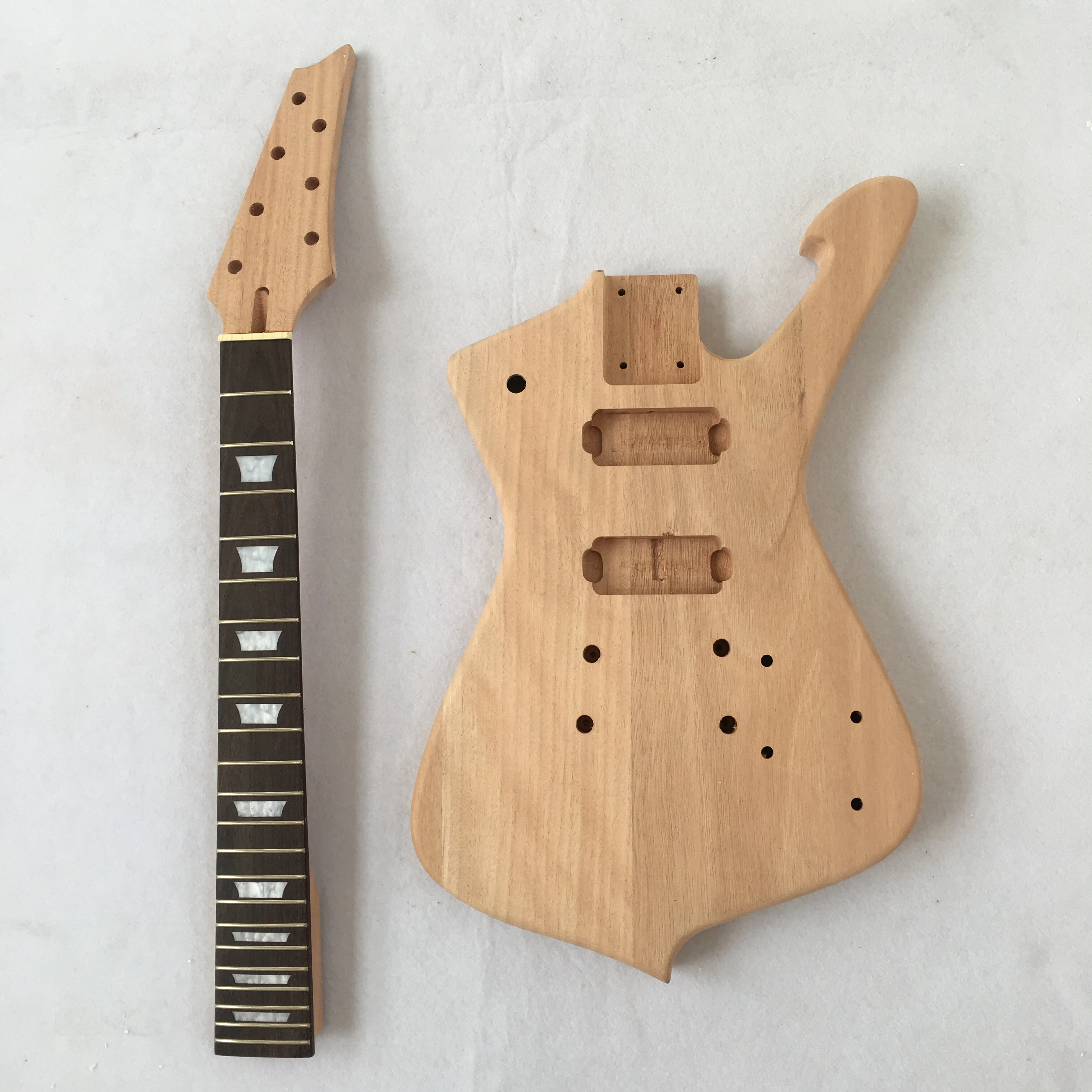 Kit guitare 7 cordes à écrou large sur manche acajou avec touche palissandre DIY