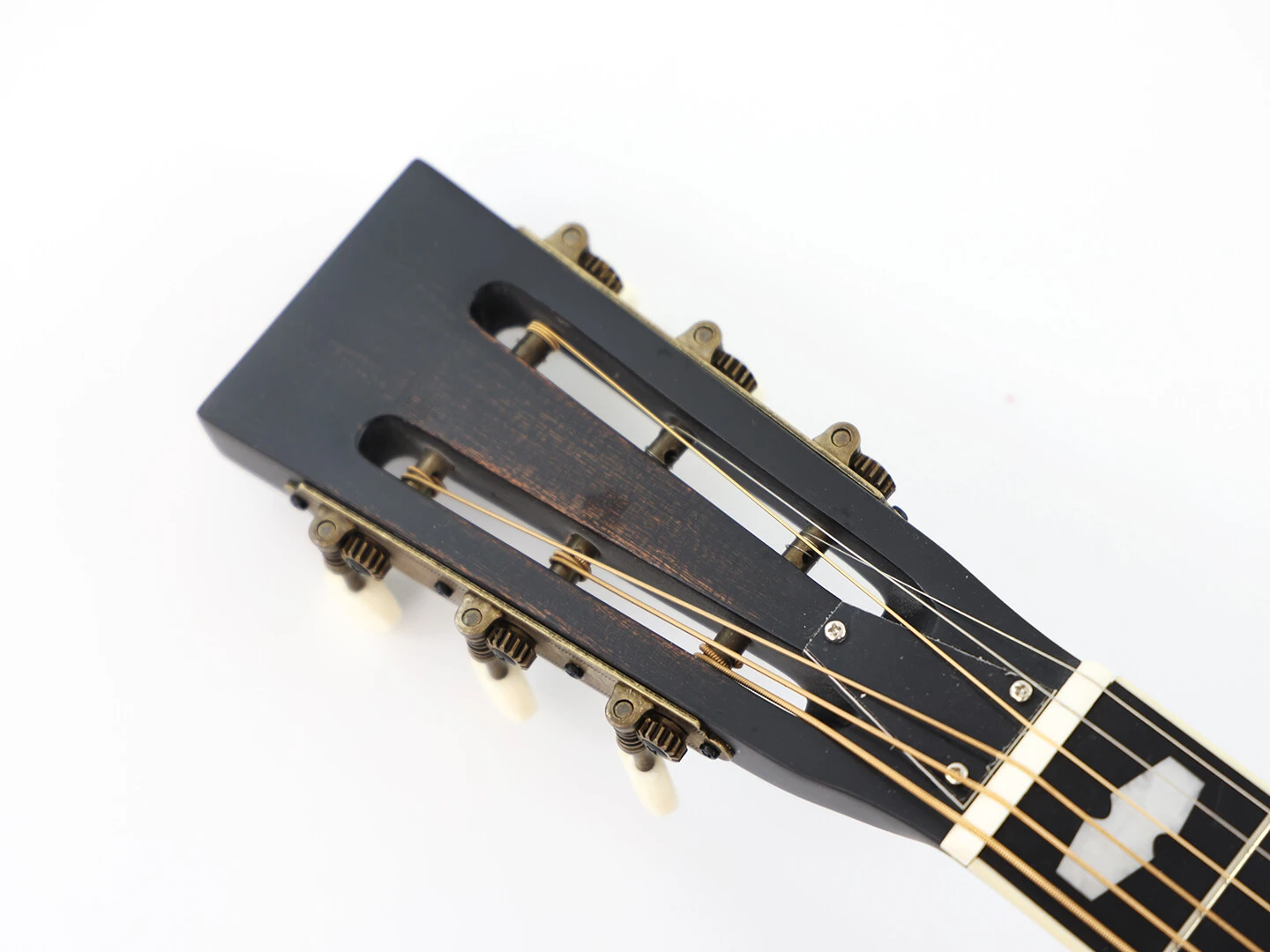 Guitare Dobro Resonator à manche rond et simple pan coupé avec un seul micro