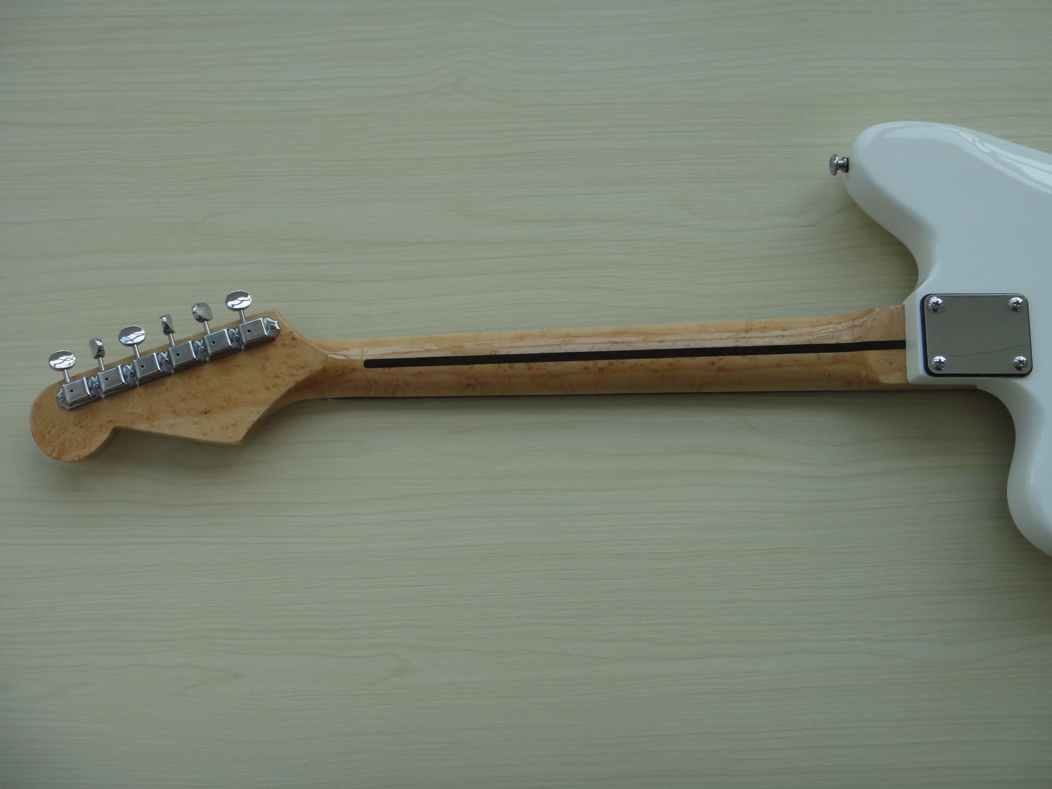Afanti Customized Birds Eye Maple Neck P90 Pickup Guitare électrique droitière