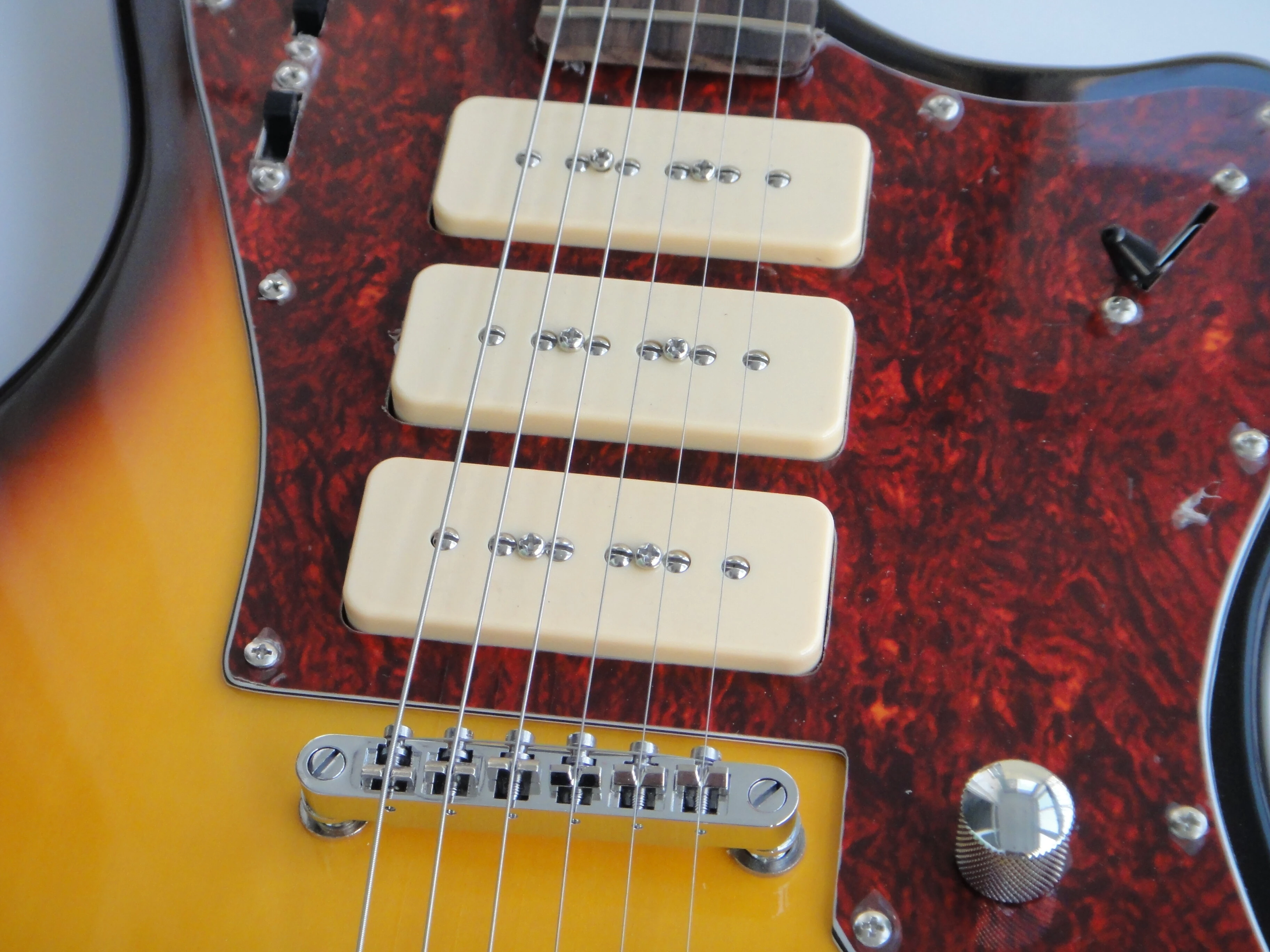 Afanti Customized Basewood Body Sunburst Guitare électrique