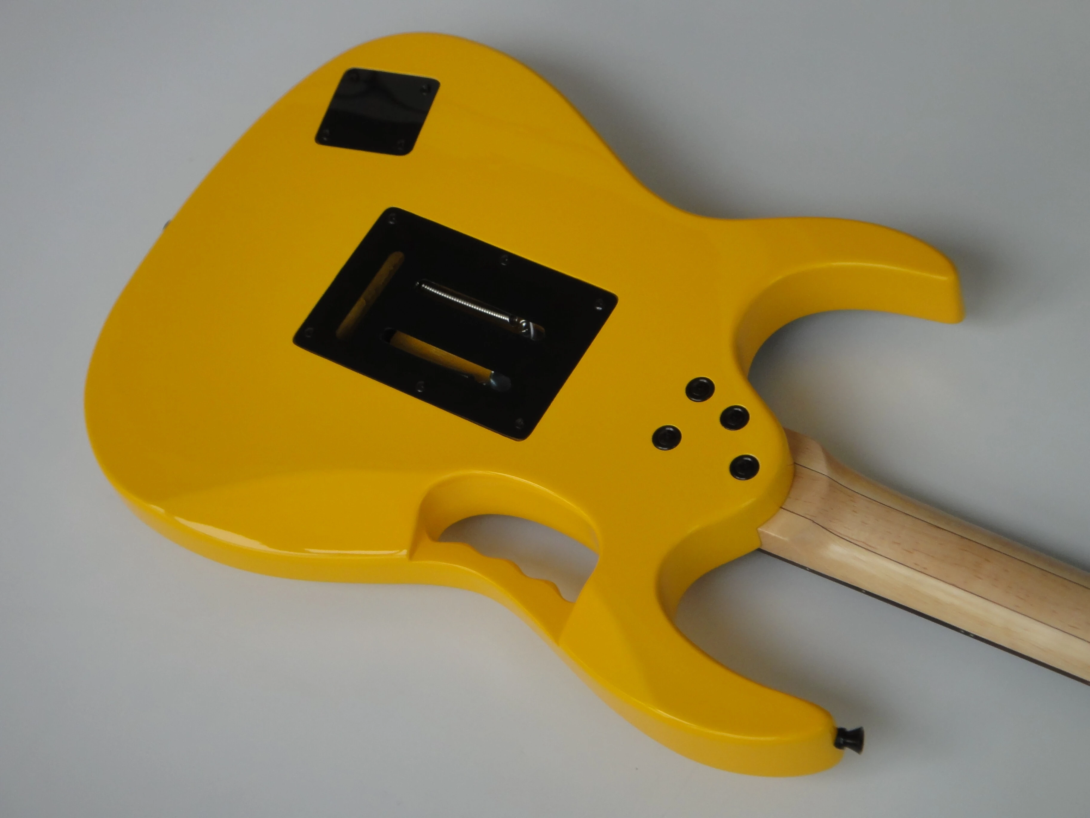 Afanti Customized Basswood Body Bolt on Neck Electric Guitar (Guitare électrique personnalisée en tilleul)