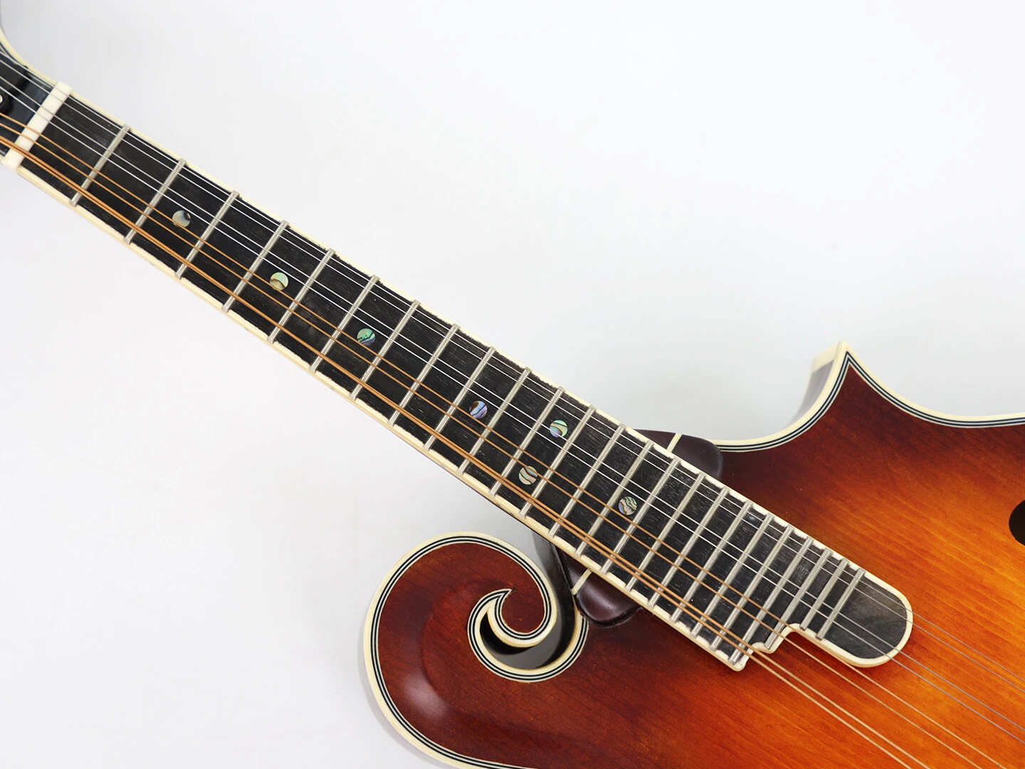 East Luthier Mandoline F en érable flammé massif avec manche en queue d'aronde Sunburst