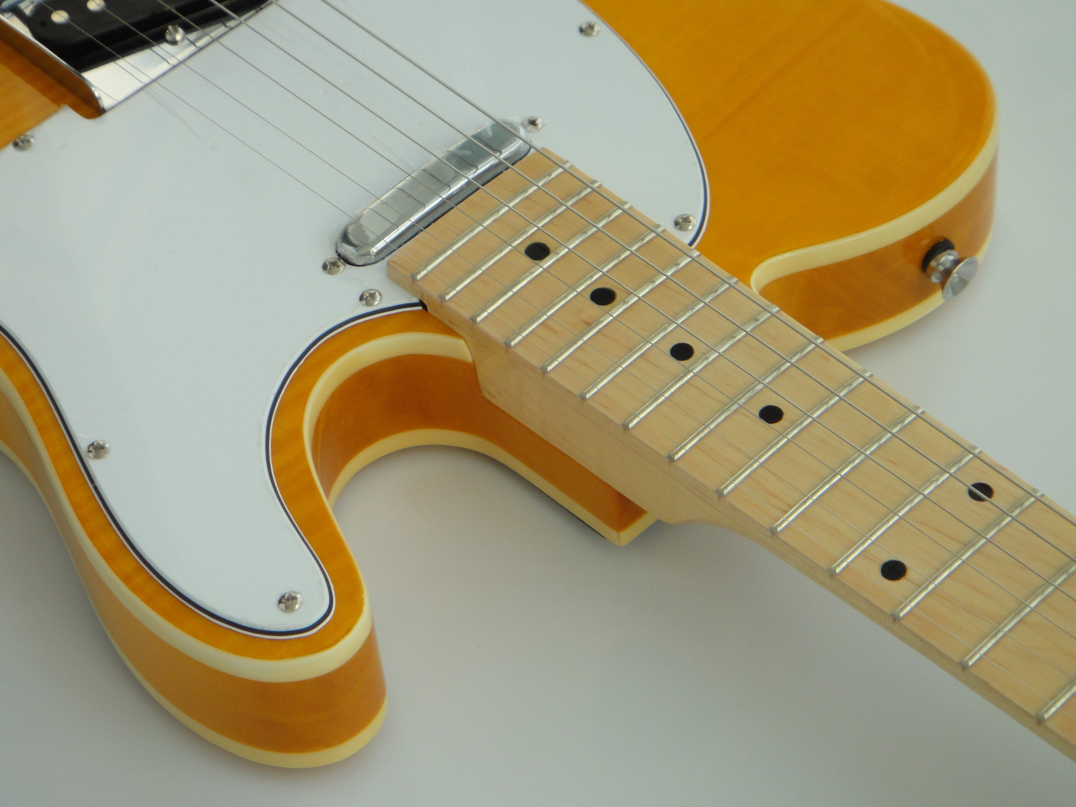 Guitare électro-acoustique Afanti en acajou avec table en érable flammé