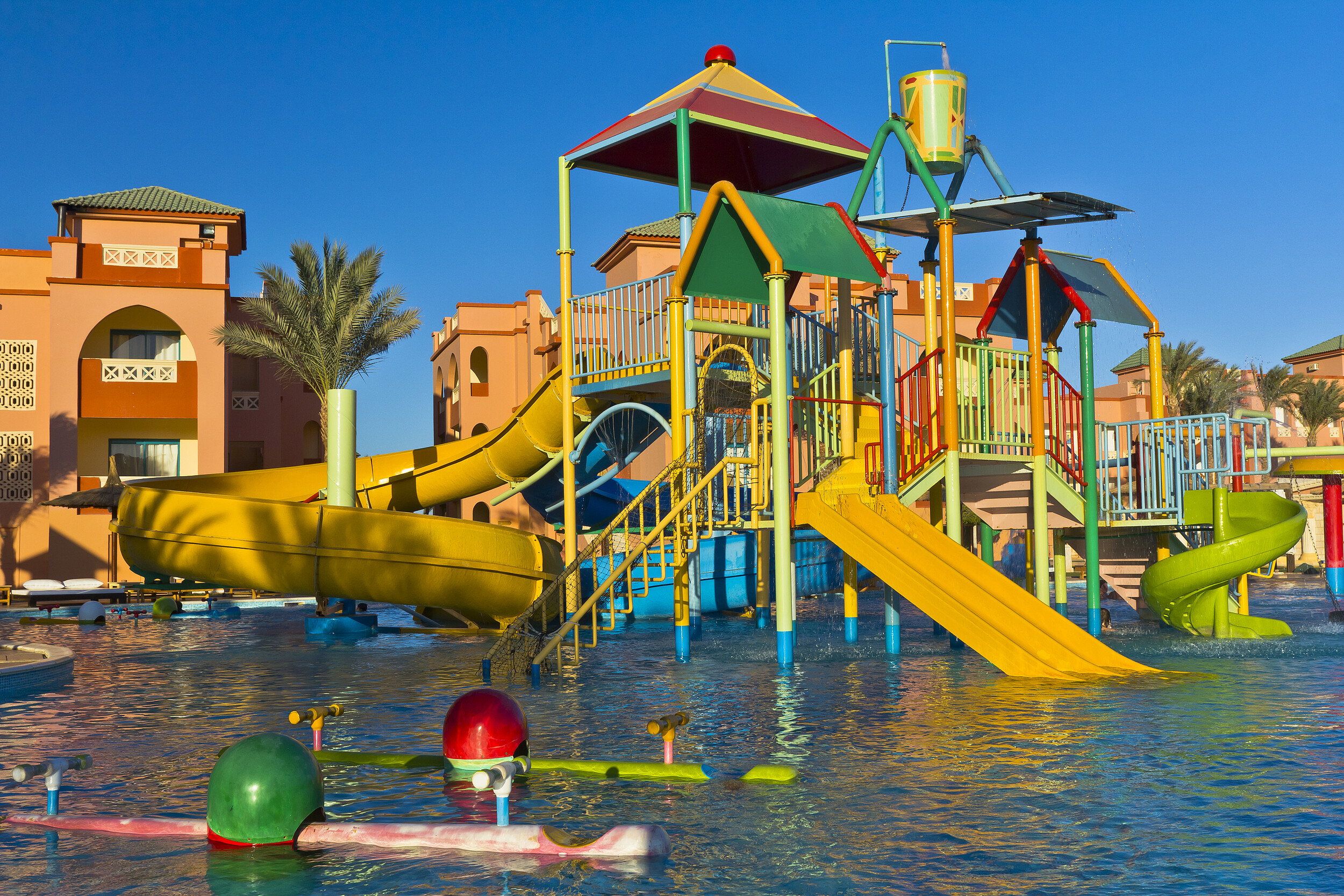 Medium-sized water house