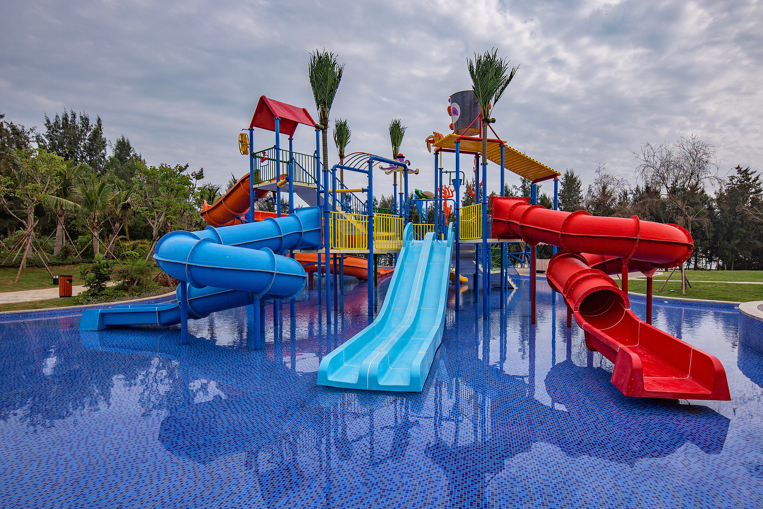 Medium-sized water house