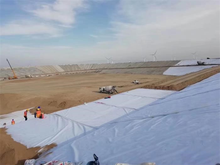 Geomembranas de HDPE para la eliminación eficaz de los residuos mineros y la protección del medio ambiente