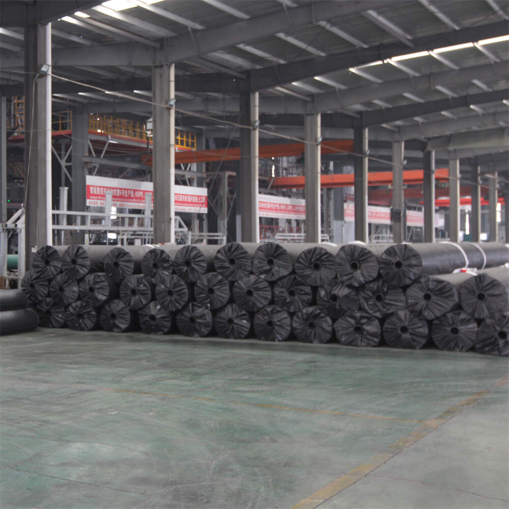 Revestimiento de arcilla geosintética compuesta