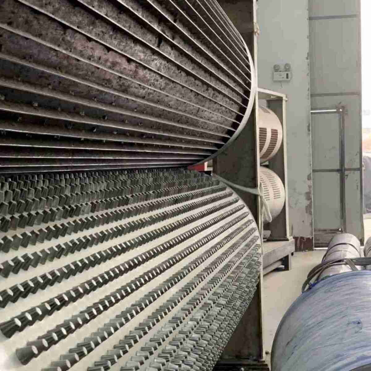 لوحة تصريف بلاستيكية ذات غمازات