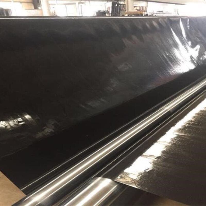 Membrana impermeável para tanques de peixes