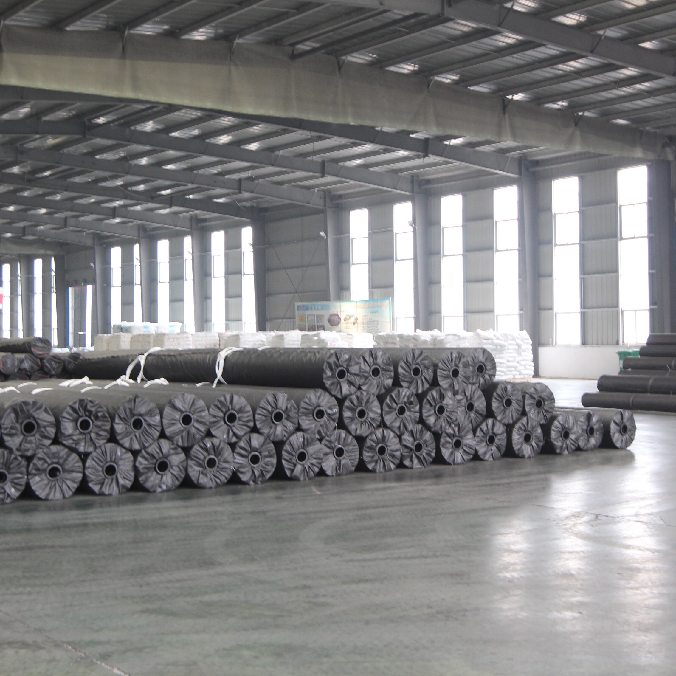 Revestimento geossintético composto de argila