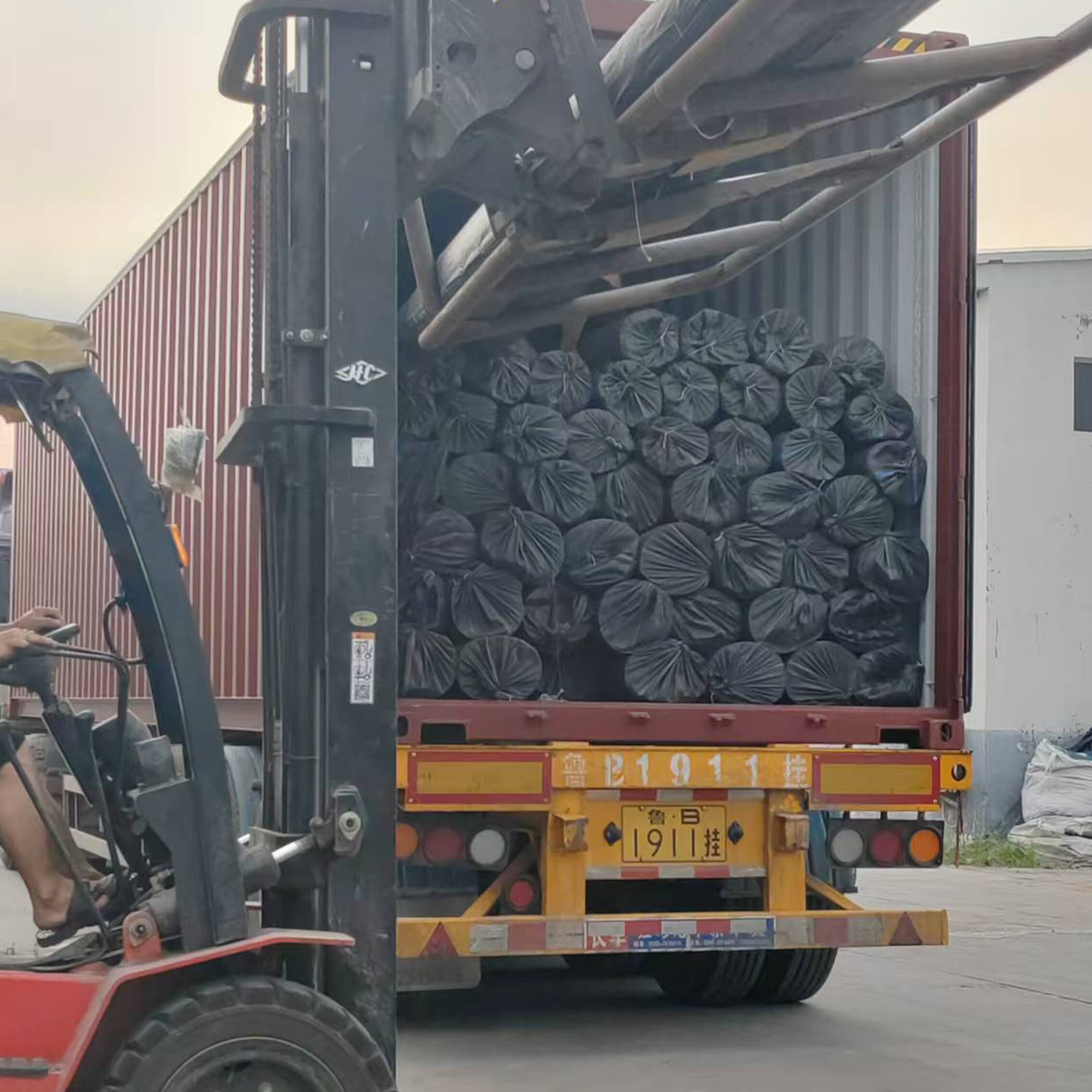 Revestimento geossintético composto de argila