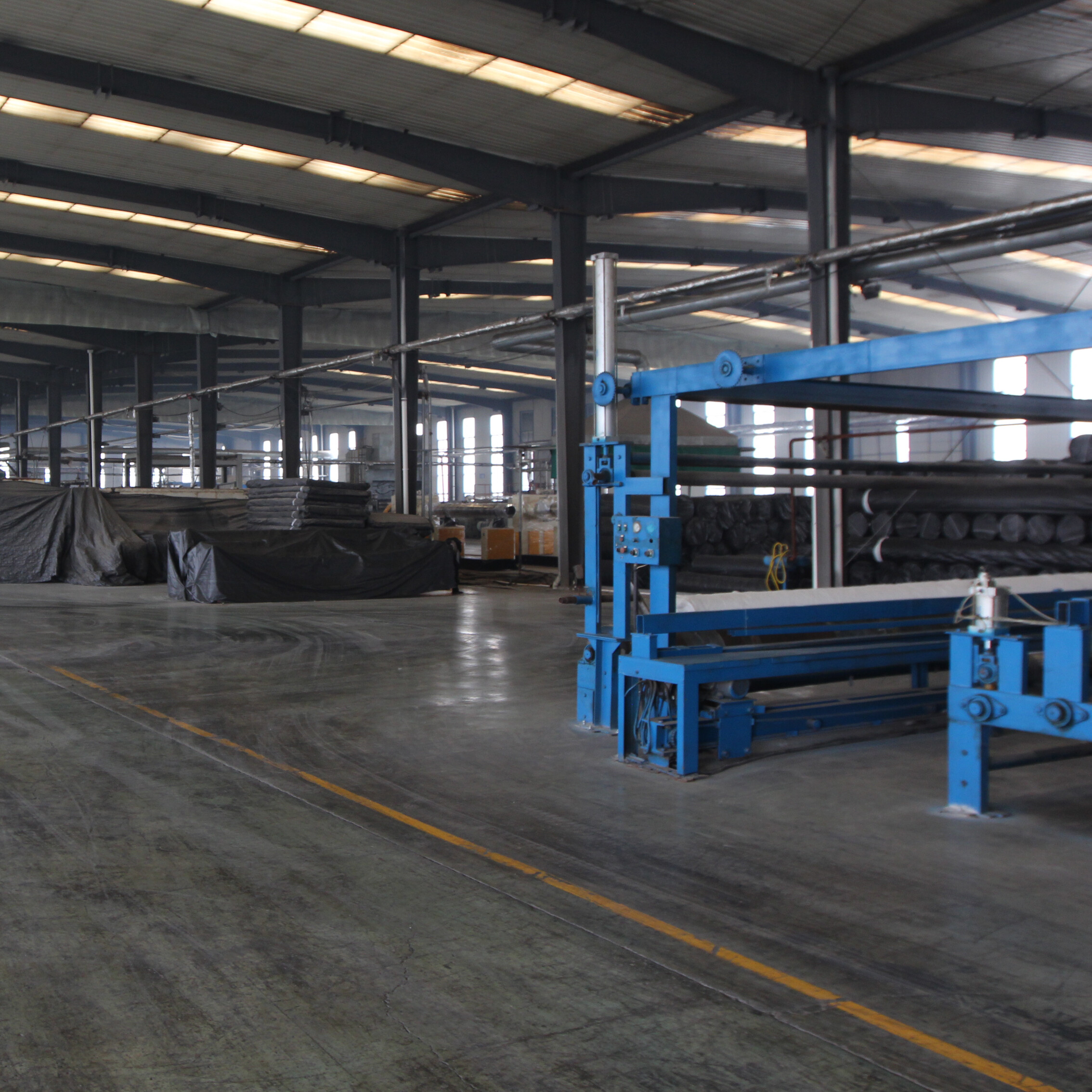 Manta de bentonita que incha com água