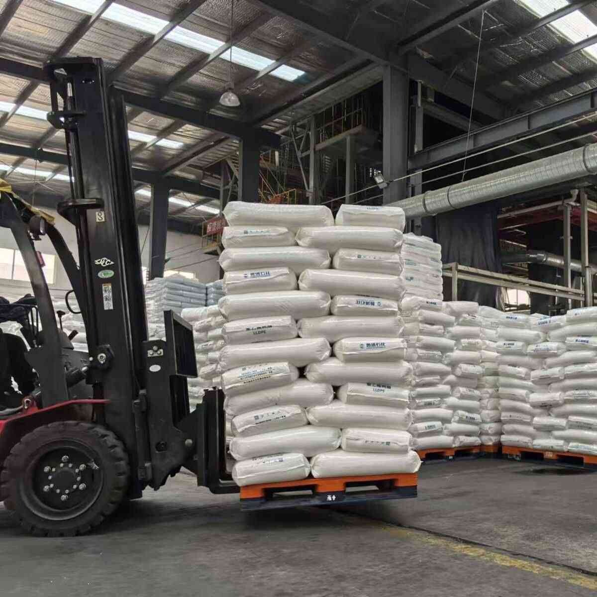 Tecido para controle de ervas daninhas em pomares