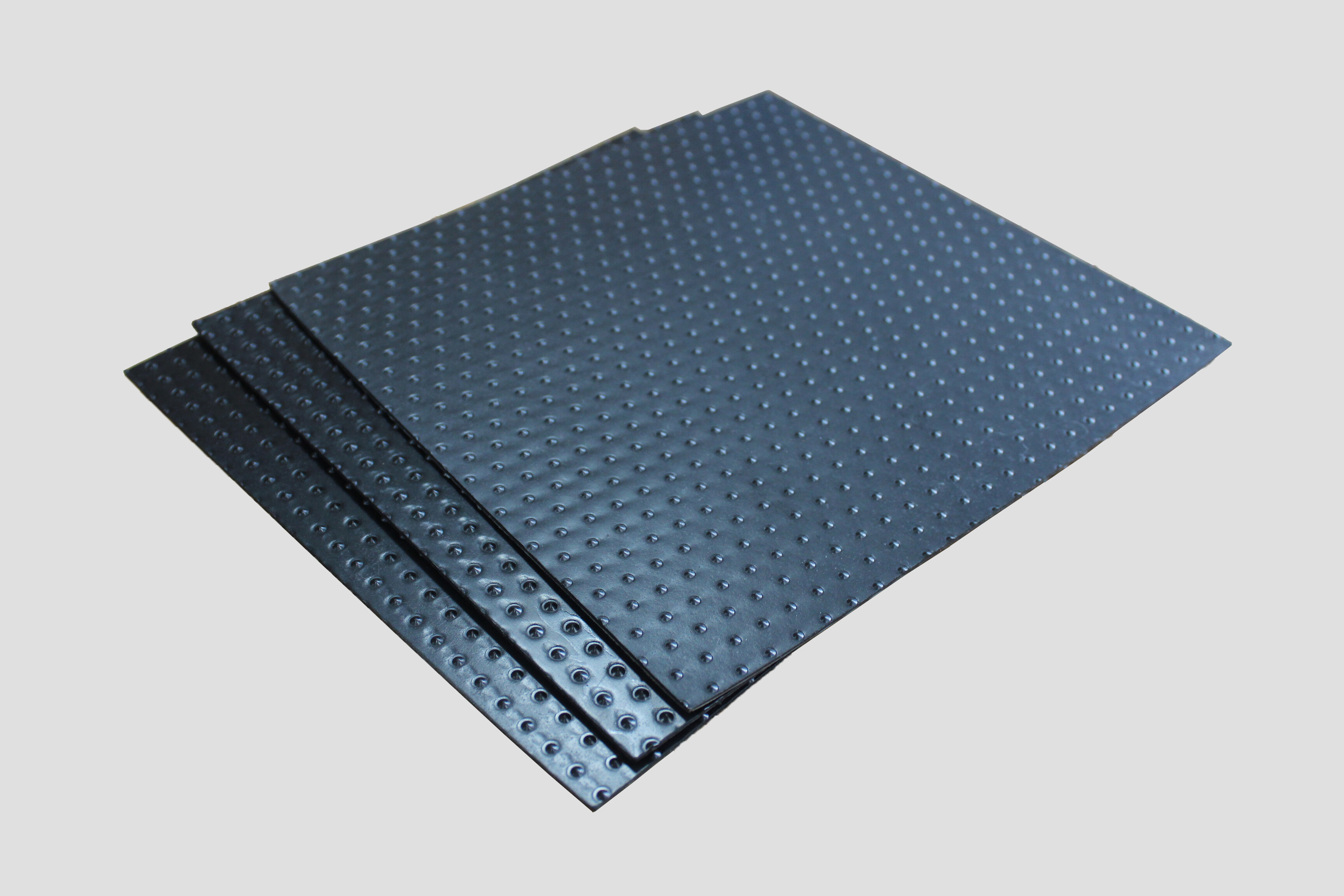 Géomembrane à point d'ancrage