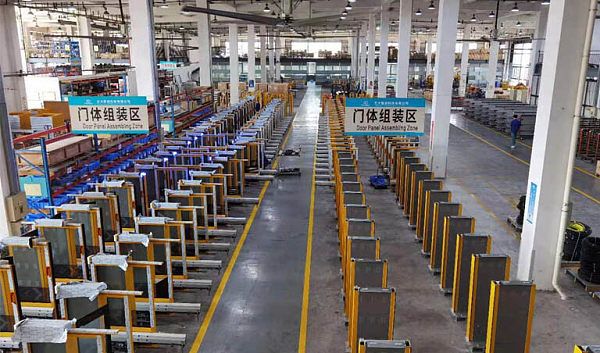 platform screen door assembly line.jpg