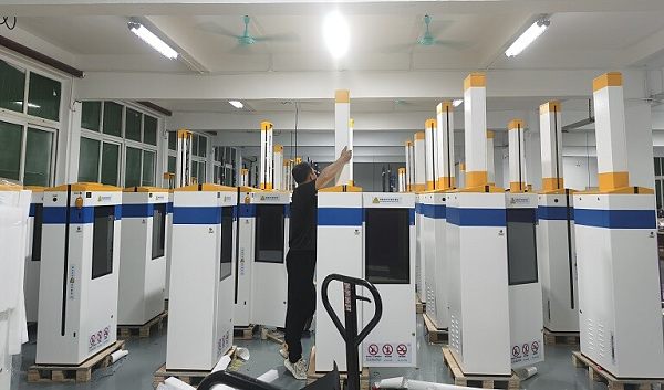 rope platform screen door.jpg