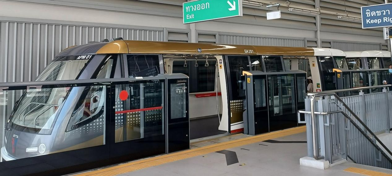 The industry standard Urban rail transit platform screen door was officially released.png
