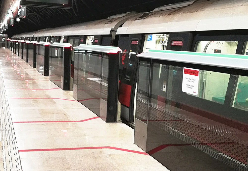 Half height platform edge gate