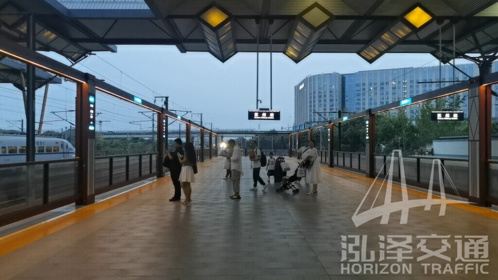 Platform edge safety barrier gate Platform edge safety barrier gate