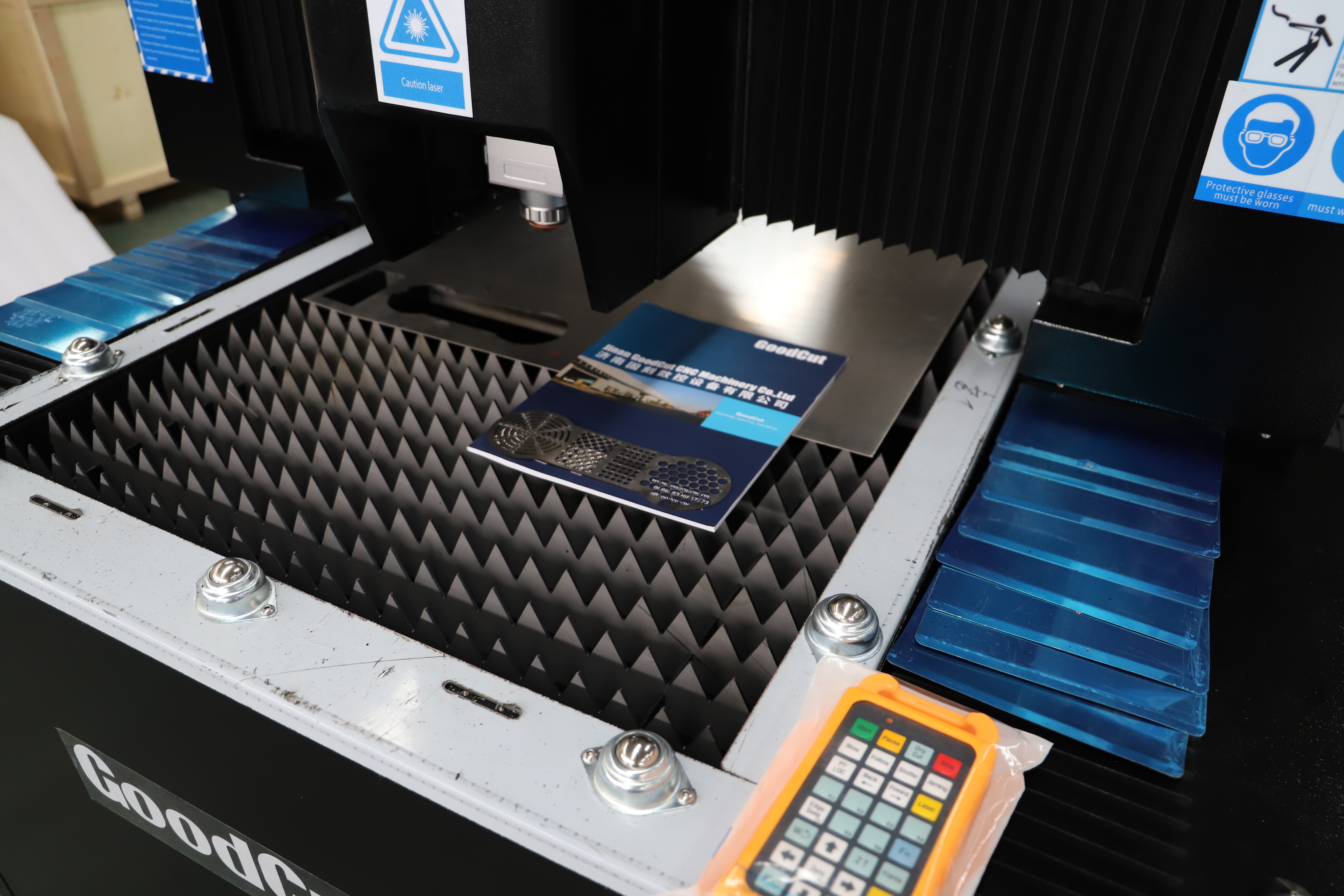 GC6010F laser machine (25).JPG