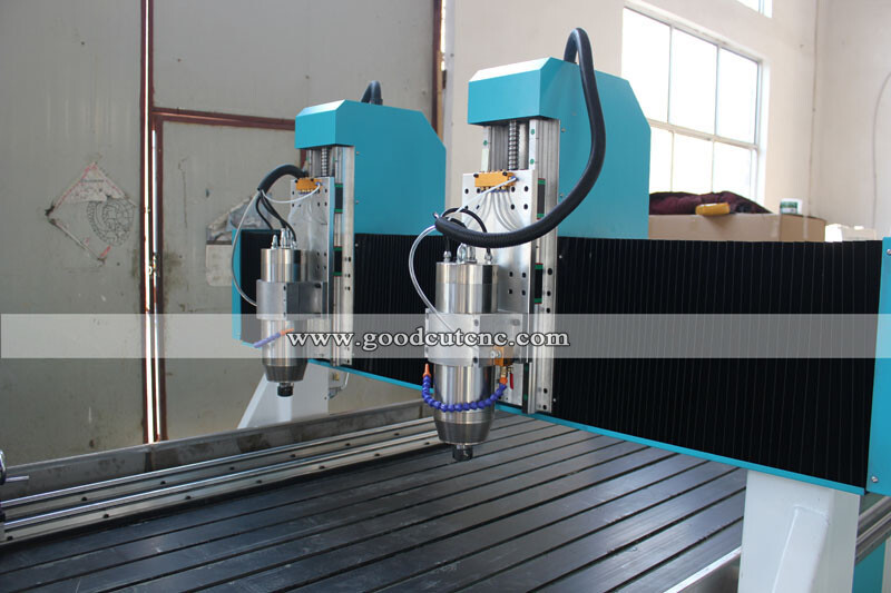 GC1325-2H-TR Independent Double Spindles 1325 Wood CNC Router with 4 Axis Rotary Device
