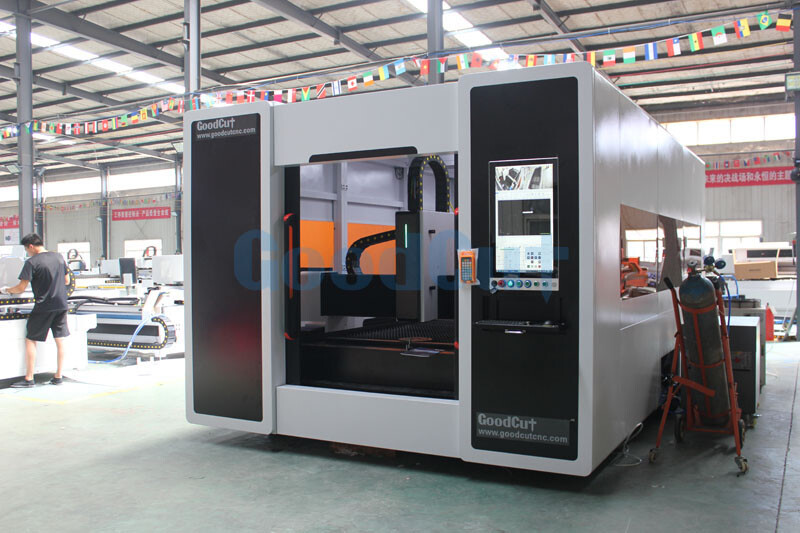 GC1530FC-D Fiber Laser Cutting Machine with Exchange Table and Cover for Metal Cutting