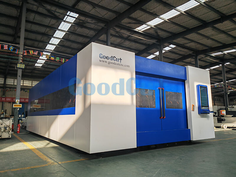 GC3060FC-D Double Table Fiber Laser Cutting Machine with Enclosed Protective Cover