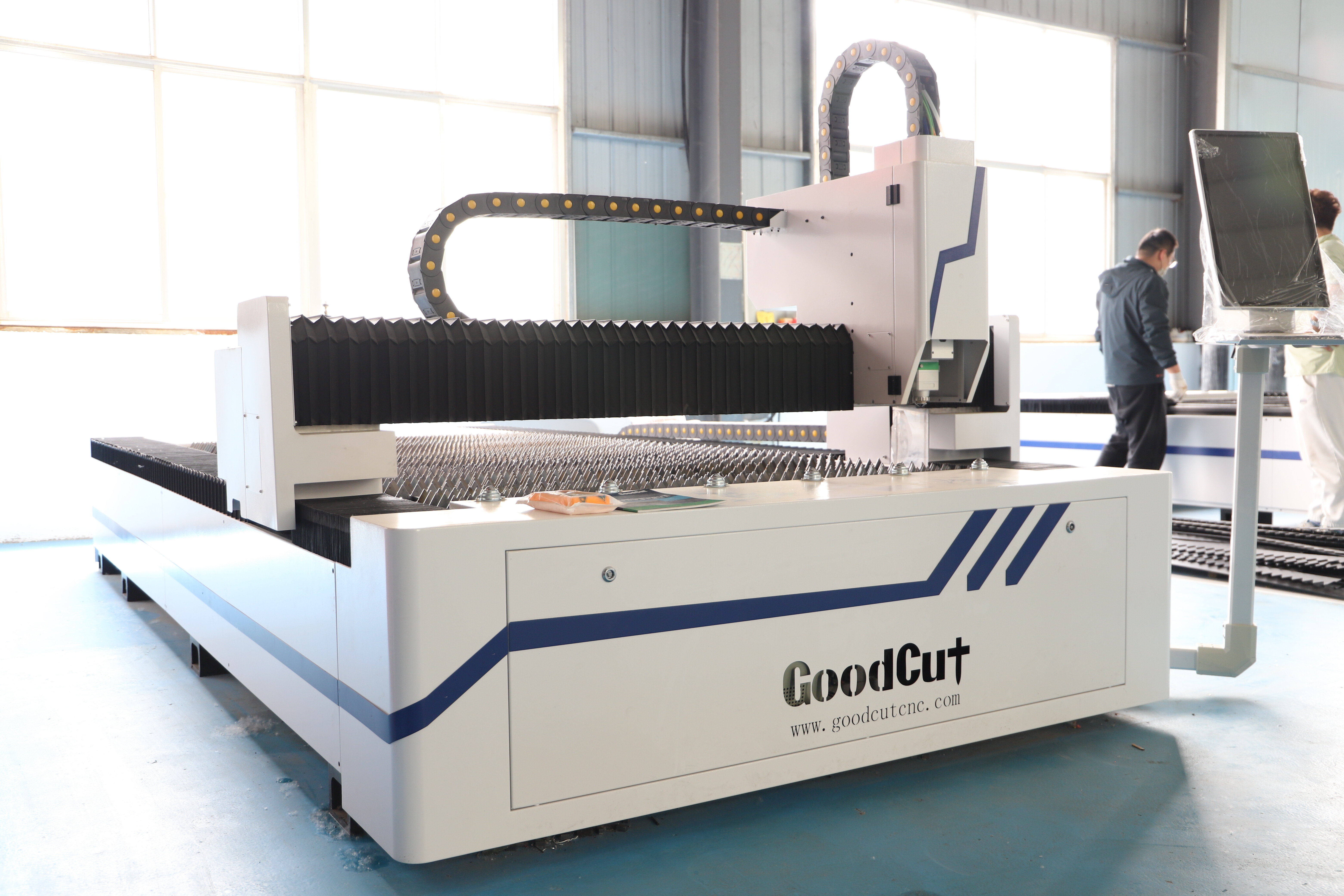 GC1530F 3KW 6KW Fiber Laser Cutting Machine For Metal