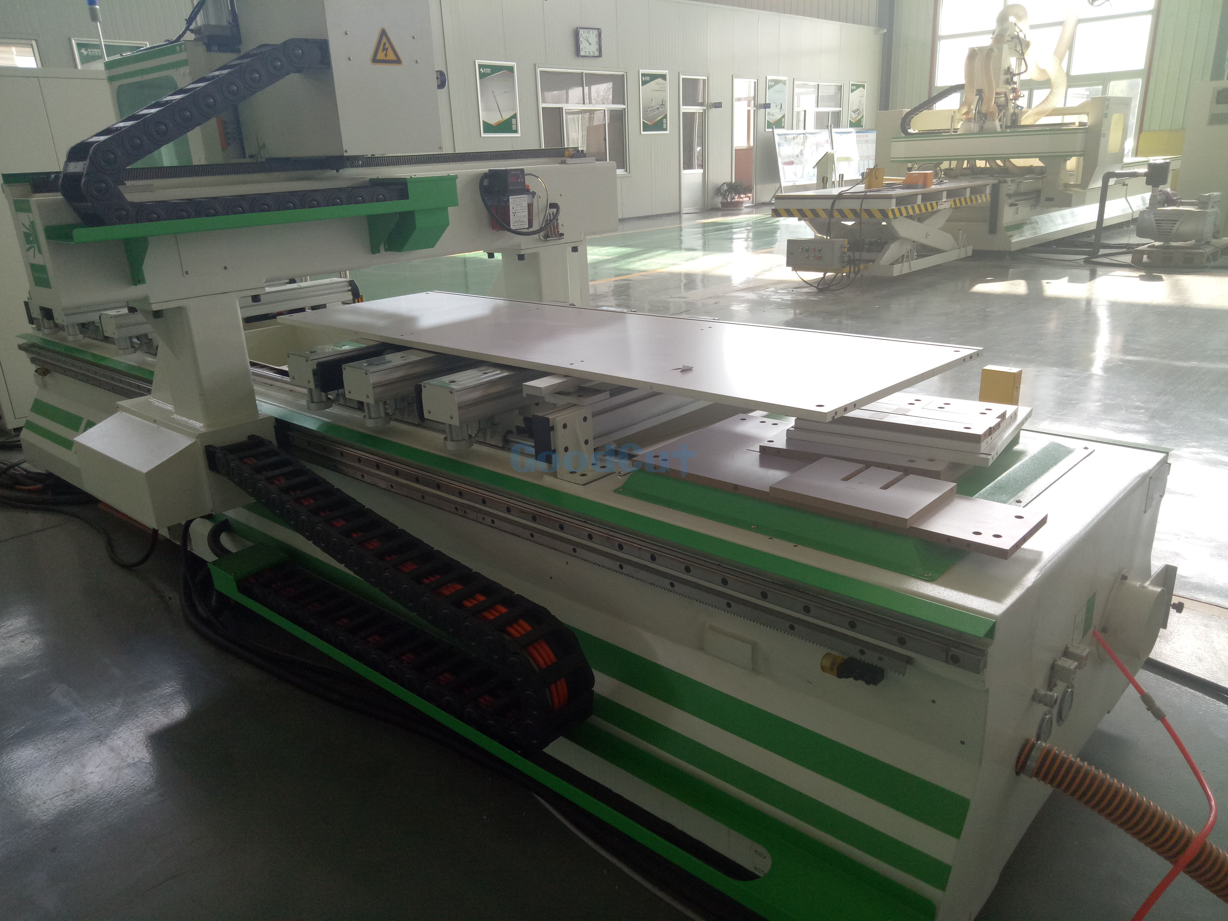 Efficient 5 sided Drilling, Grooving and Milling of Panel furniture CNC Linear Tool Changer ATC Cnc Router and Pods Block PTP Wo