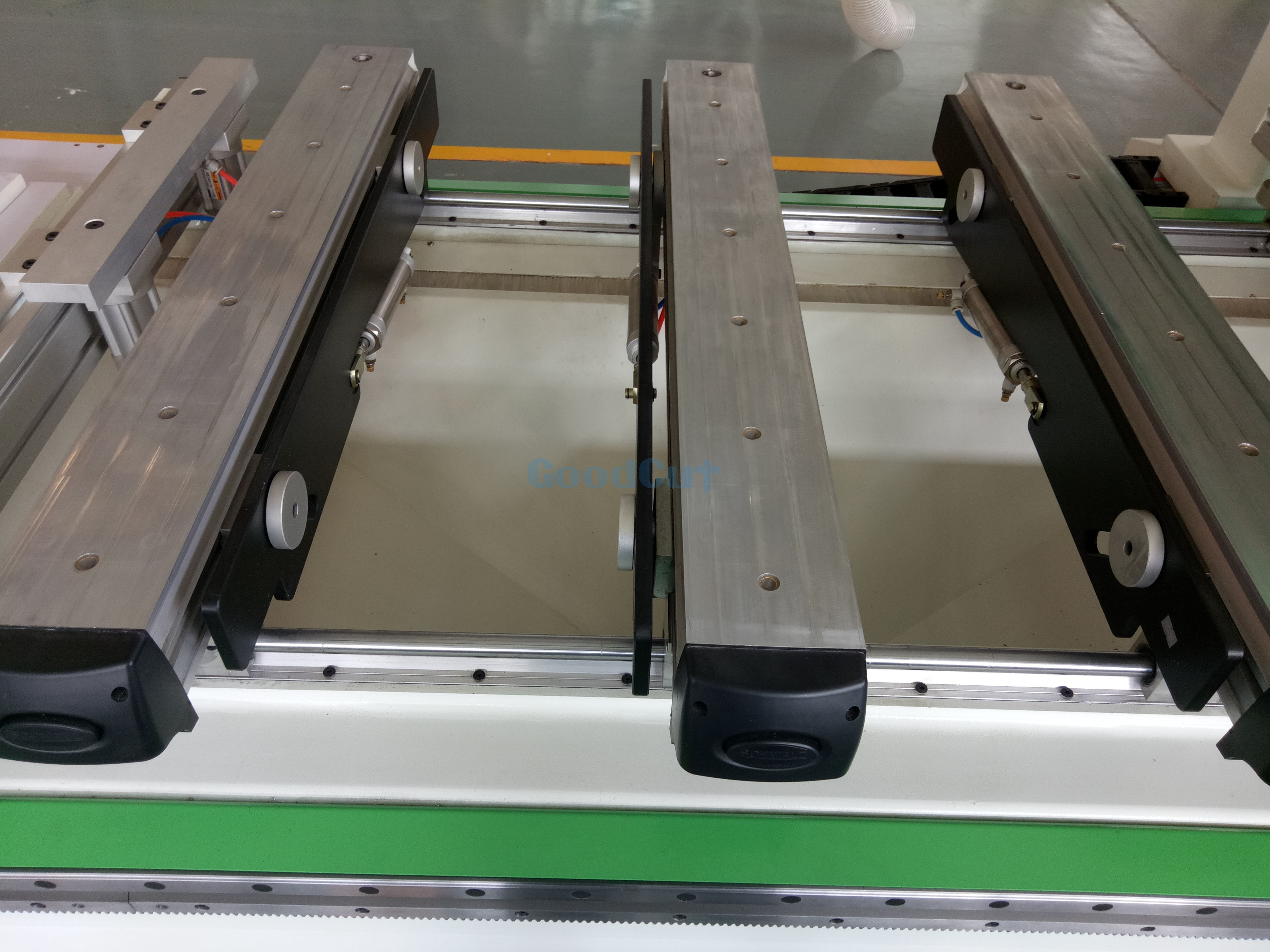Efficient 5 sided Drilling, Grooving and Milling of Panel furniture CNC Linear Tool Changer ATC Cnc Router and Pods Block PTP Wo