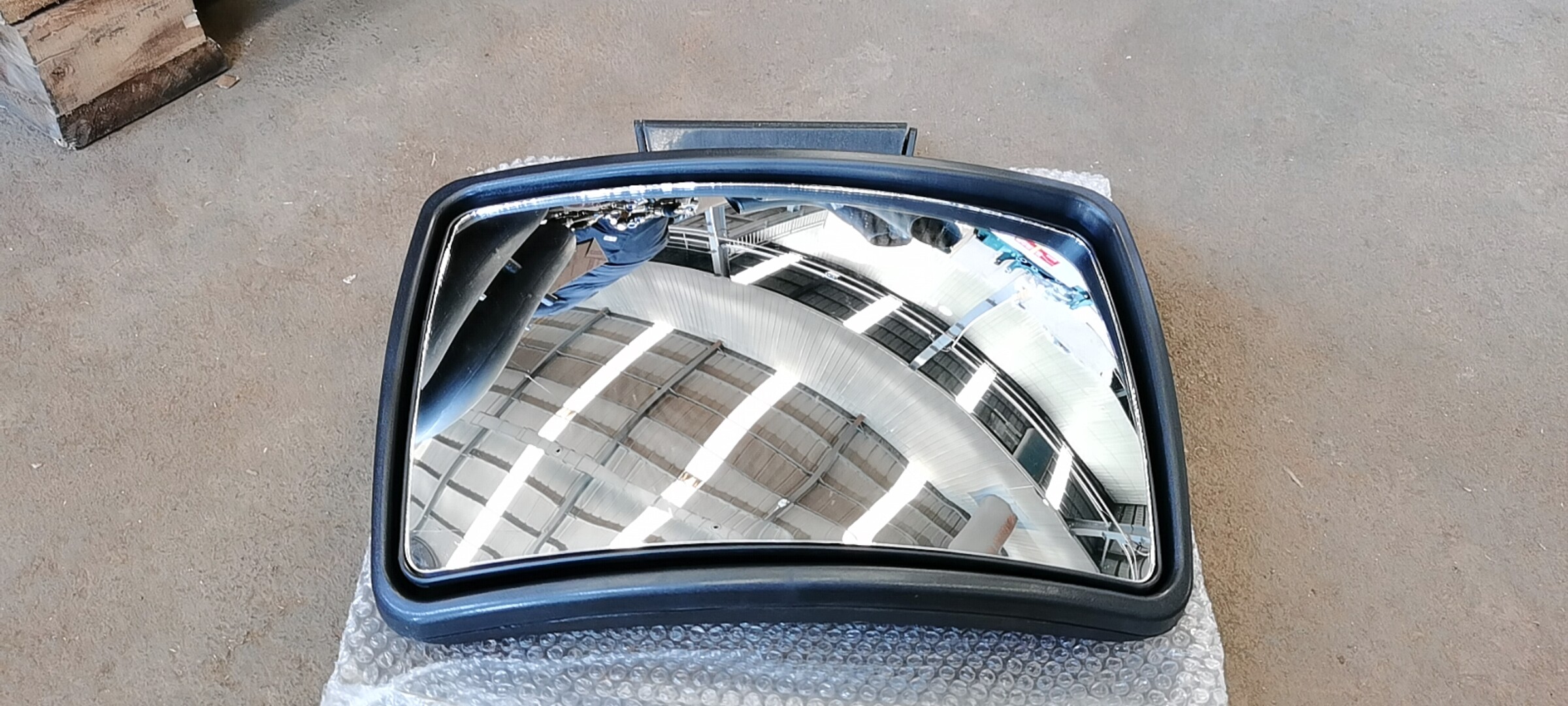 Blind spot mirror assembly
