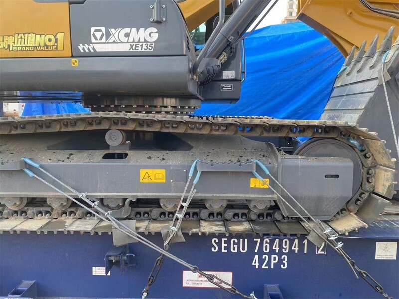 Excavator XE215C