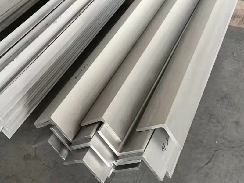 309S / 1.4833 / 06Cr23Ni13 Stainless Steel Angle