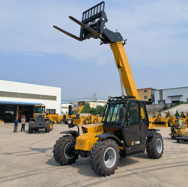China Telescopic Handler with 3.5 Ton Rated Loader Yn735