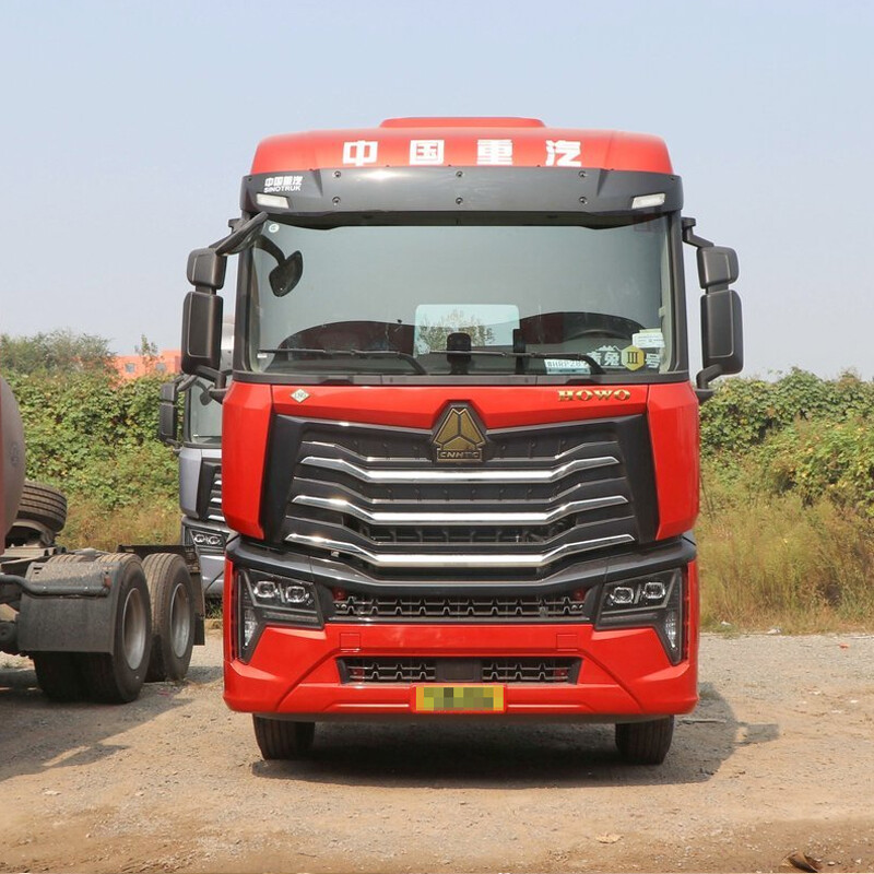 Sinotruk HOWO Max heavy truck 530 HP 4X2 LNG tractor