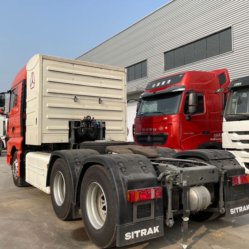 Export Sinotruk C7H heavy truck 440 HP 6X4 Tractor CNG Tractor