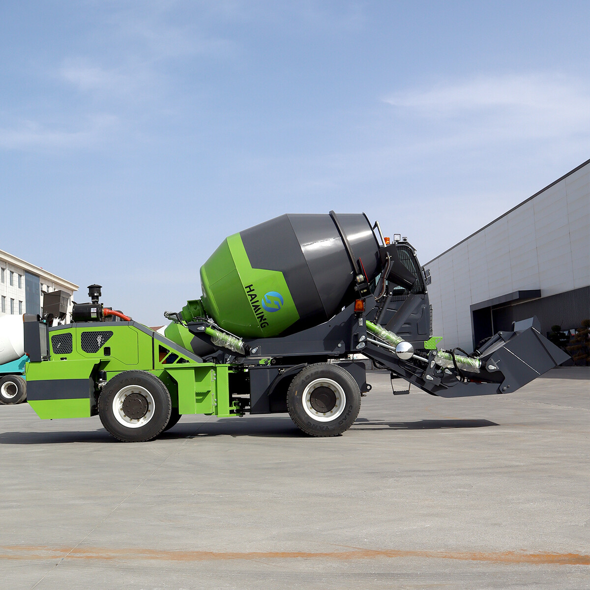 3.5 CBM Self Loading Concrete Mixer Truck