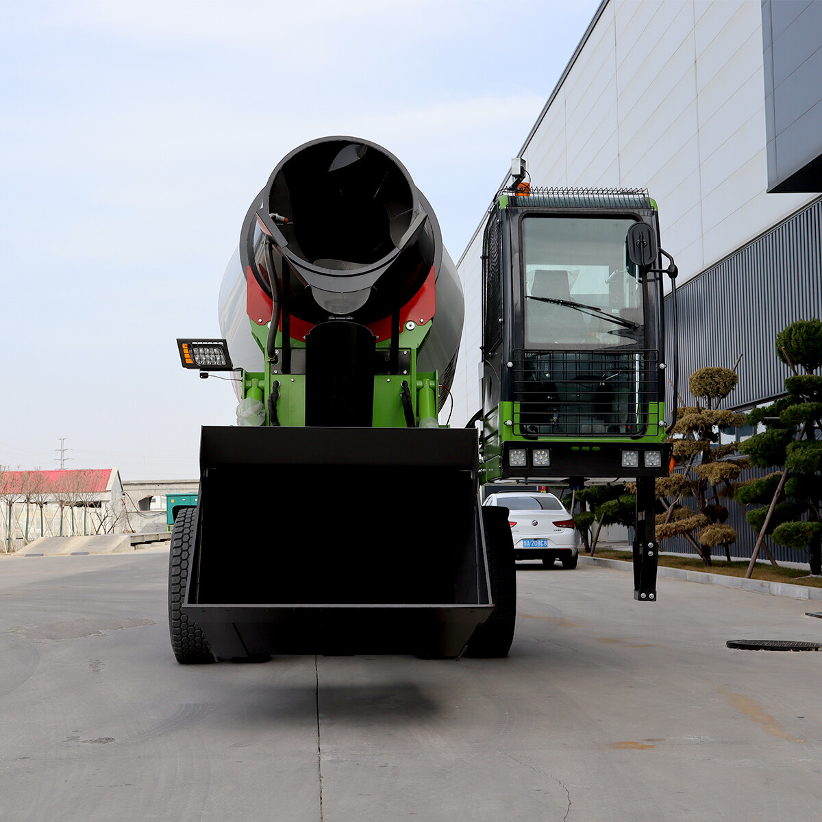 6.5 CBM Self Loading Concrete Mixer Truck