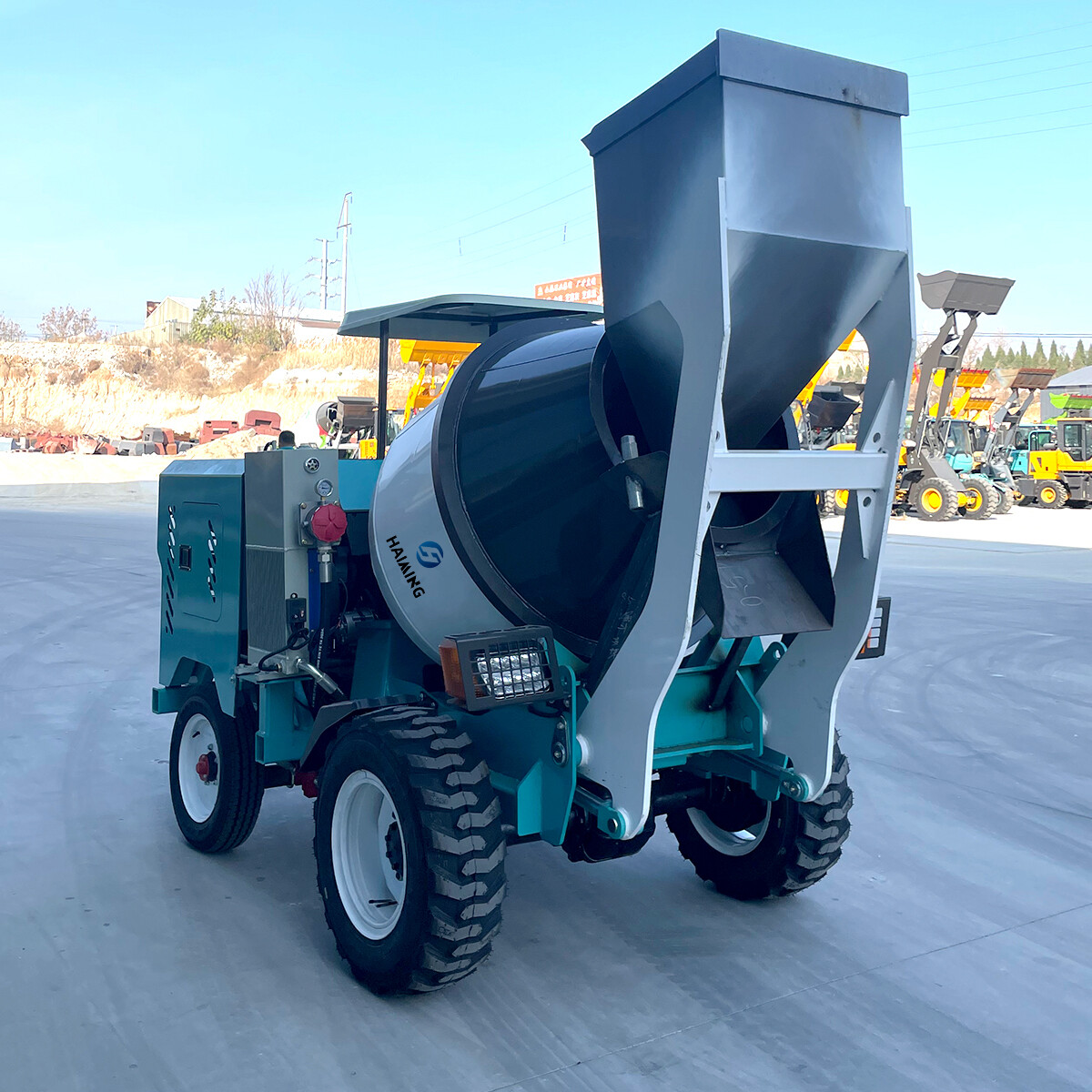 0.5 CBM Self Loading Concrete Mixer Truck