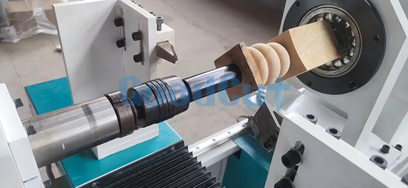 GC-1530WL Wood Lathe Machine Detail 2.jpg