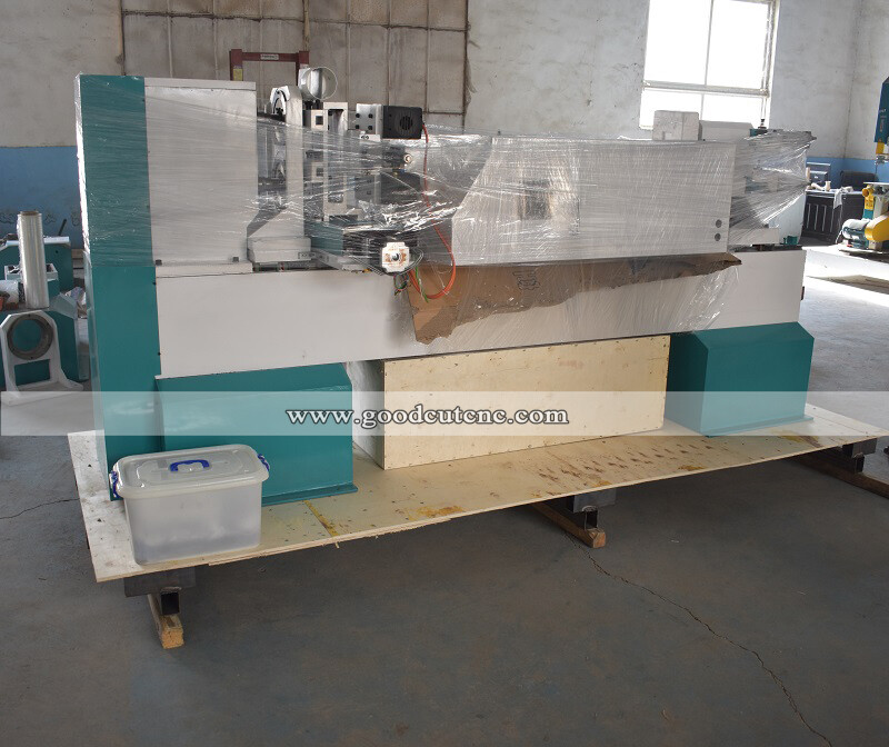 GC1530WL-DS Machine de tour à bois CNC à double axe avec broche de gravure tournante