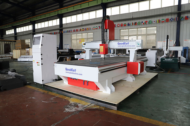 GC1325VH Machines de routeur CNC robuste  avec table à vide pour le travail du bois