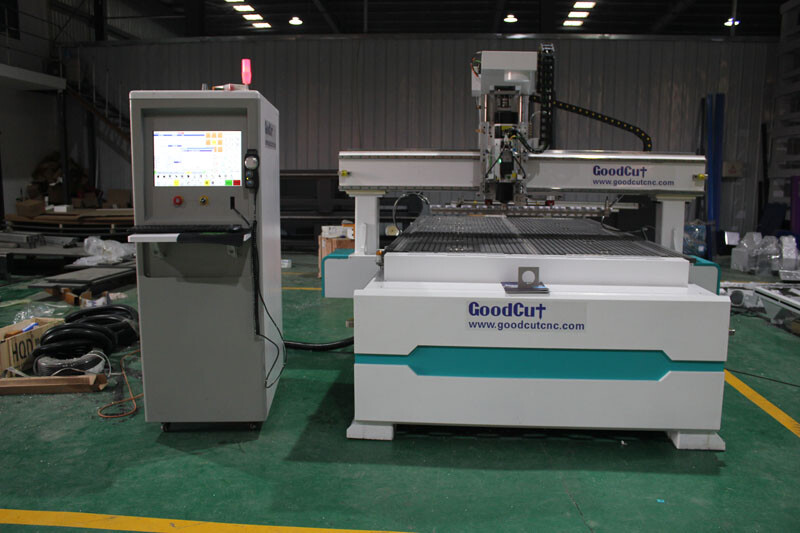GC1325-ATC Machine CNC de qualité européenne avec ATC magasin d'outils linéaires 12 pièces
