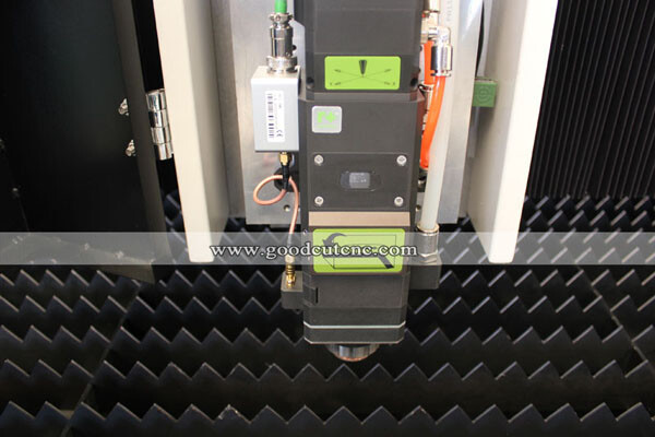 GC1530FR Découpeuse au laser de fibre pour la plaque d'acier inoxydable et le tuyau de tube