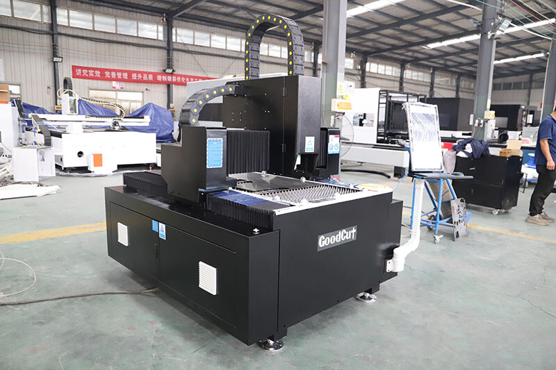 GC6090F GC6010F GC1390F Machine de découpe laser à fibre de petite taille pour la découpe de métal