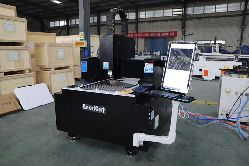 GC6090F GC6010F GC1390F Machine de découpe laser à fibre de petite taille pour la découpe de métal