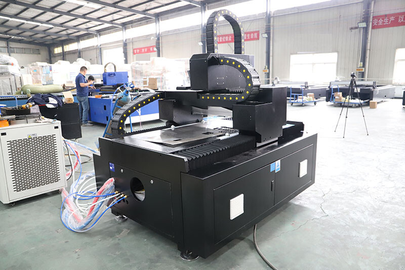 GC6090F GC6010F GC1390F Machine de découpe laser à fibre de petite taille pour la découpe de métal