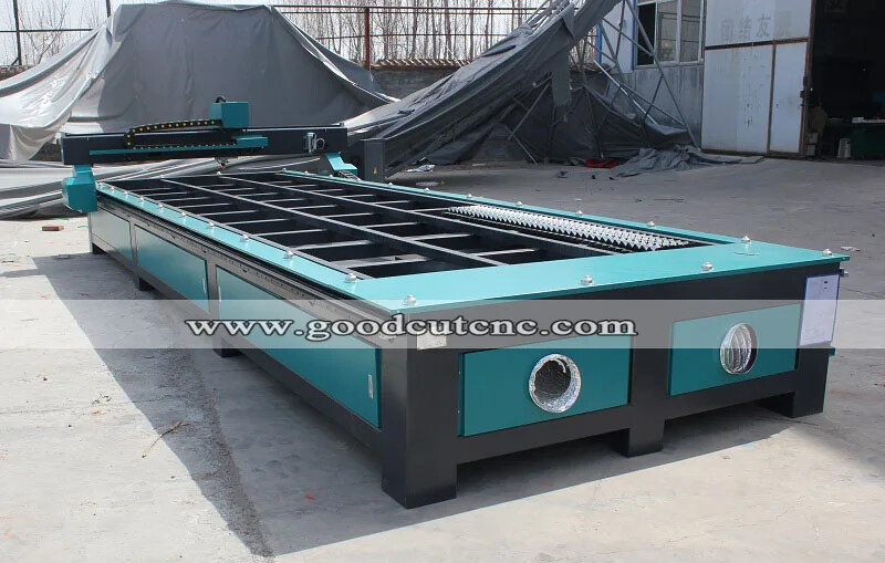 GC2060P Découpeuse de plasma de 2*6 mètres de grande taille avec le pistolet d'électrode de bec d'alimentation d'énergie de LGK Huayuan