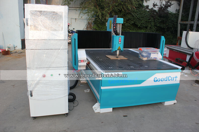 GC1325V Jinan GoodCut 1325 Routeur CNC pour le travail du bois